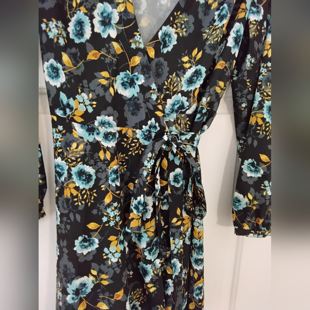 Yumi Kim Floral Wrap Dress Medium - Picture 3 of 5